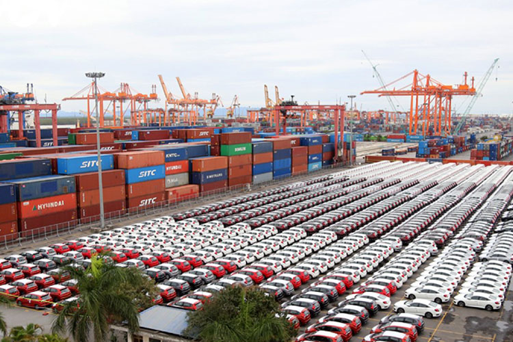 Lượng xe ô tô nhập khẩu về Việt Nam giảm mạnh do ảnh hưởng đại dịch Covid-19